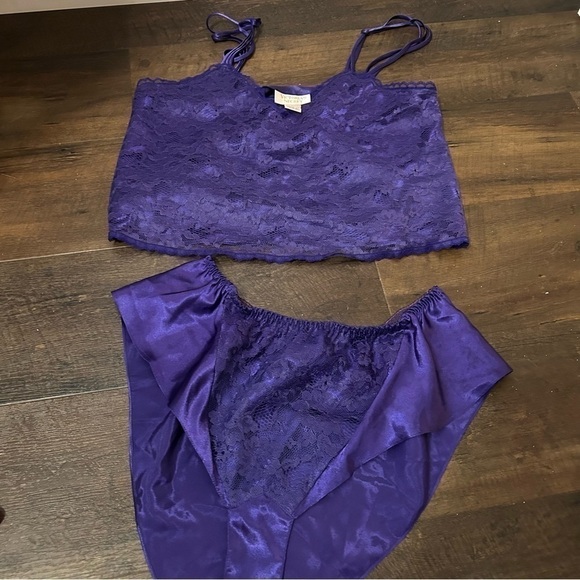 Vintage  Victoria secret ultraviolet satin and lace lounge lingerie set M - Picture 2 of 6